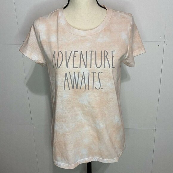 NWOT Rae Dunn Sz Small ADVENTURE AWAITS Tie Dye T-Shirt - Picture 1 of 3